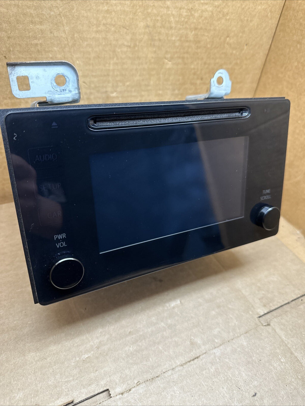 2014 2016 Toyota Sienna Radio CD Player Display Screen P10693 86140 080101