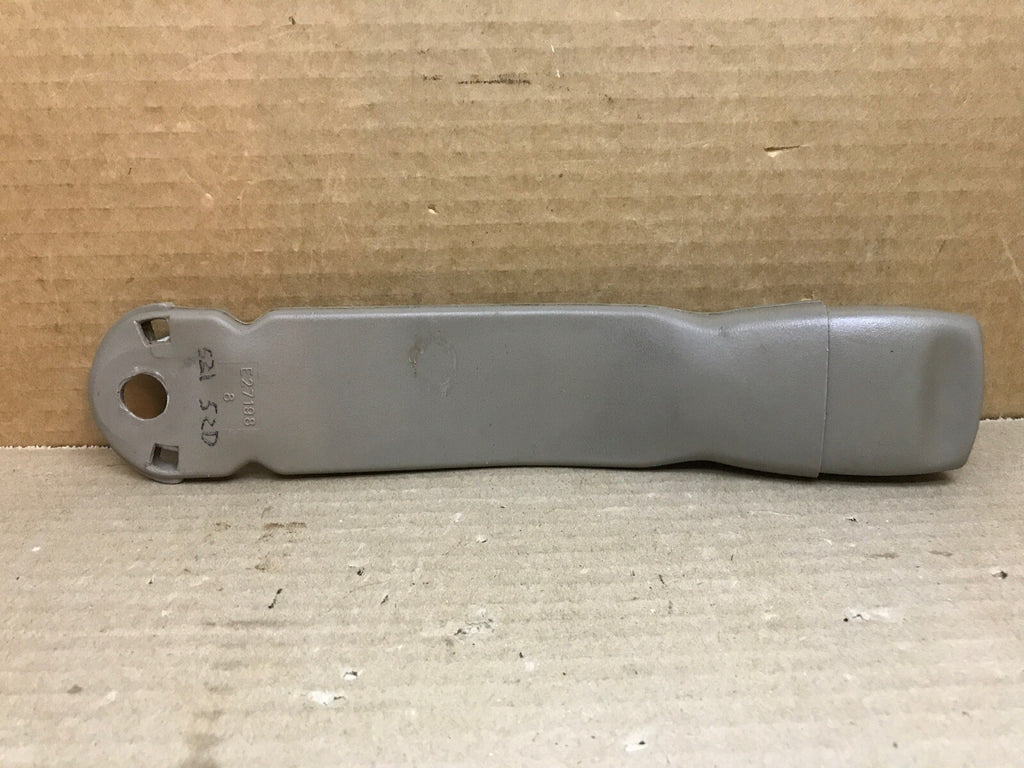 99 02 GM Silverado Tahoe Suburban Sierra Front Seat Belt Seatbelt Buckle 521 52D3