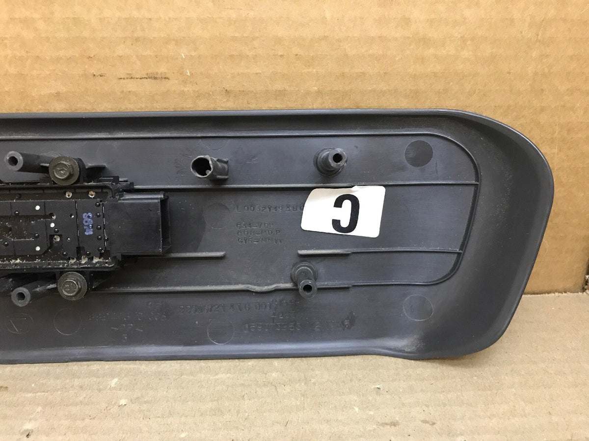 03 06 Silverado Tahoe Driver Left Seat Power Switch Assembly Bezel 889416705