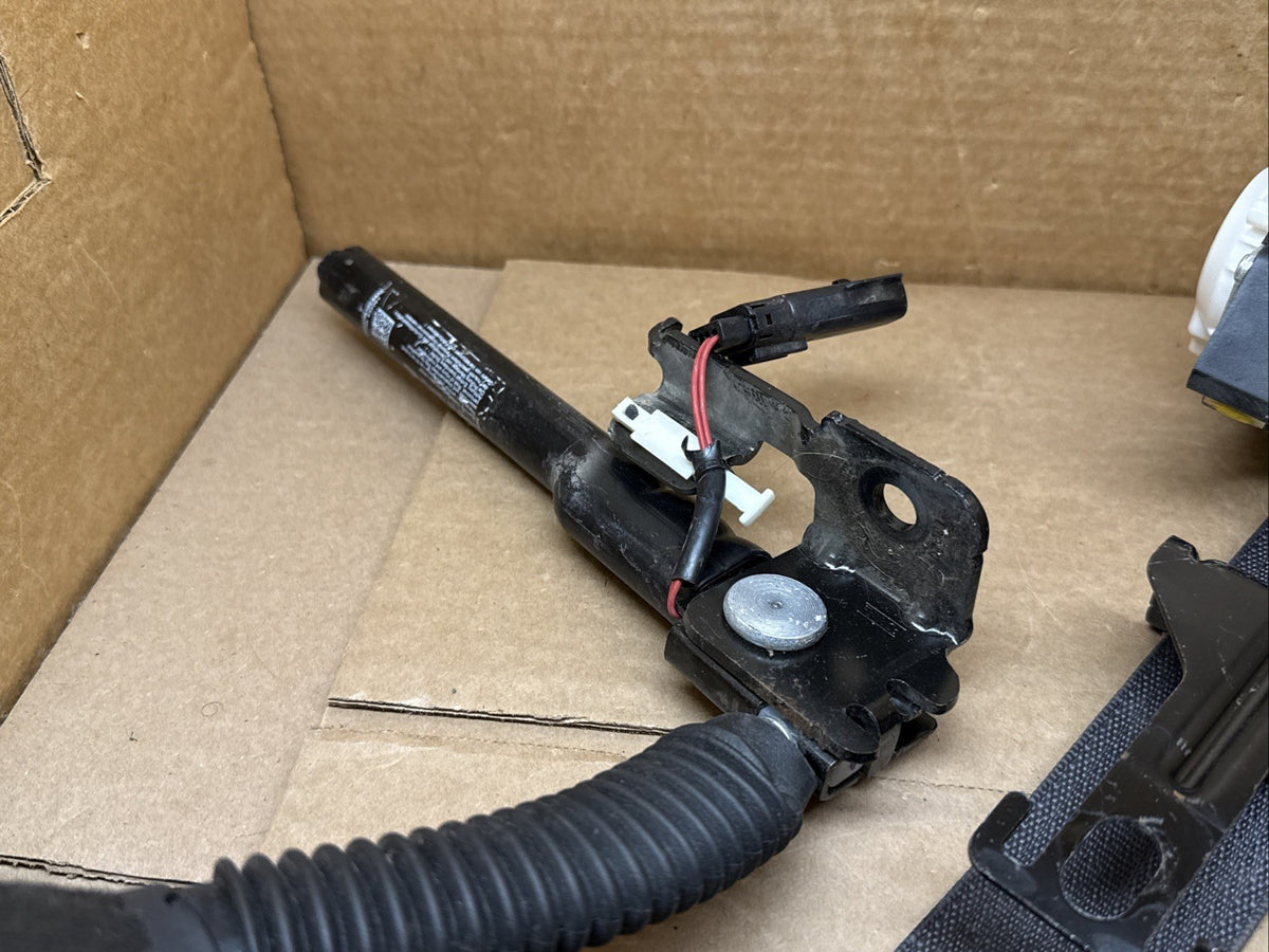 2013 2019 Ford Explorer Front Right Passenger Side Seat Belt Seatbelt Retractor4