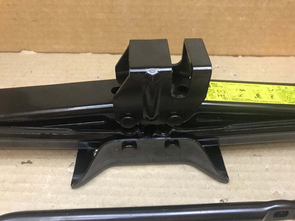 11 16 Hyundai Sonata Emerency Spare Tire Scissor Jack and Tool Set Jug Wrench1