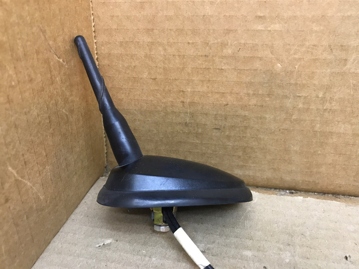 02 06 Silverado Tahoe Sierra Yukon Denali GPS Roof Antenna OEM 151077401