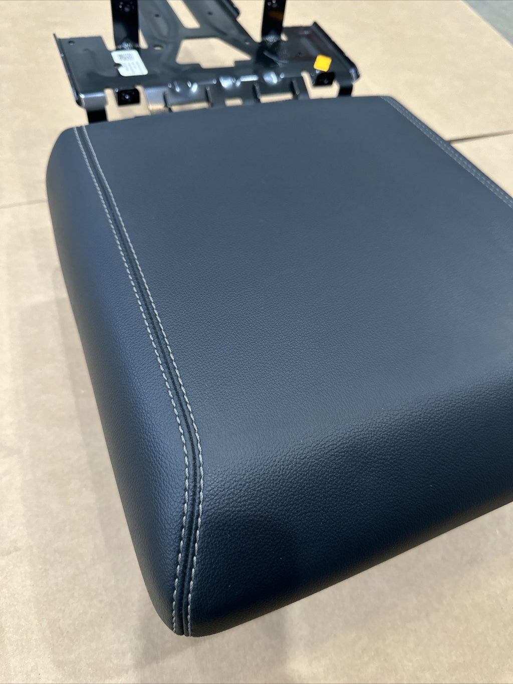 2021 2022 FORD F150 Center Console Black Leather Armrest Lid OEM1