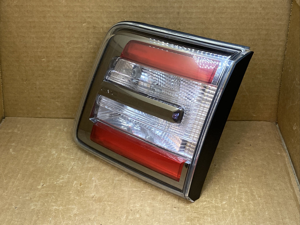 2013 2016 GMC Acadia Inner Decklid Tail Light Taillight Right Passenger Side OEM3
