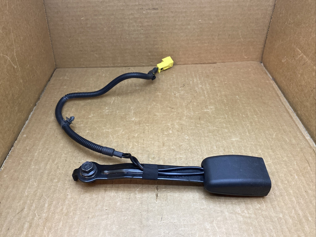 2011 2017 Hyundai Accent Front Left Driver Side Seatbelt Buckle 88830 1R500RY2