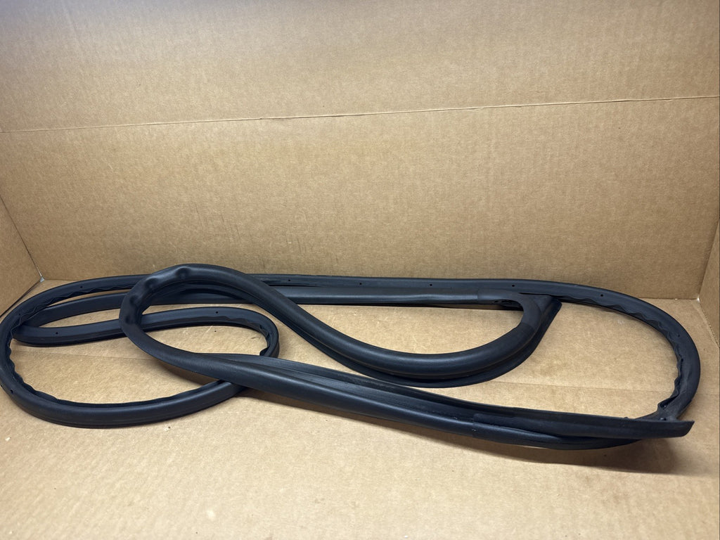 2022 2024 Hyundai Tucson Front Right Passenger Door Weatherstrip 82130 N90001