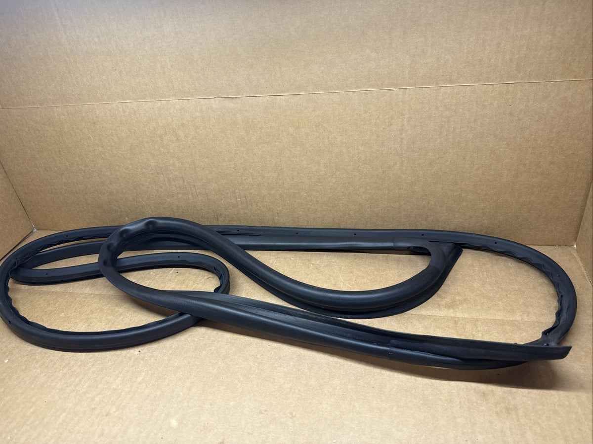 2022 2024 Hyundai Tucson Front Right Passenger Door Weatherstrip 82130 N90001
