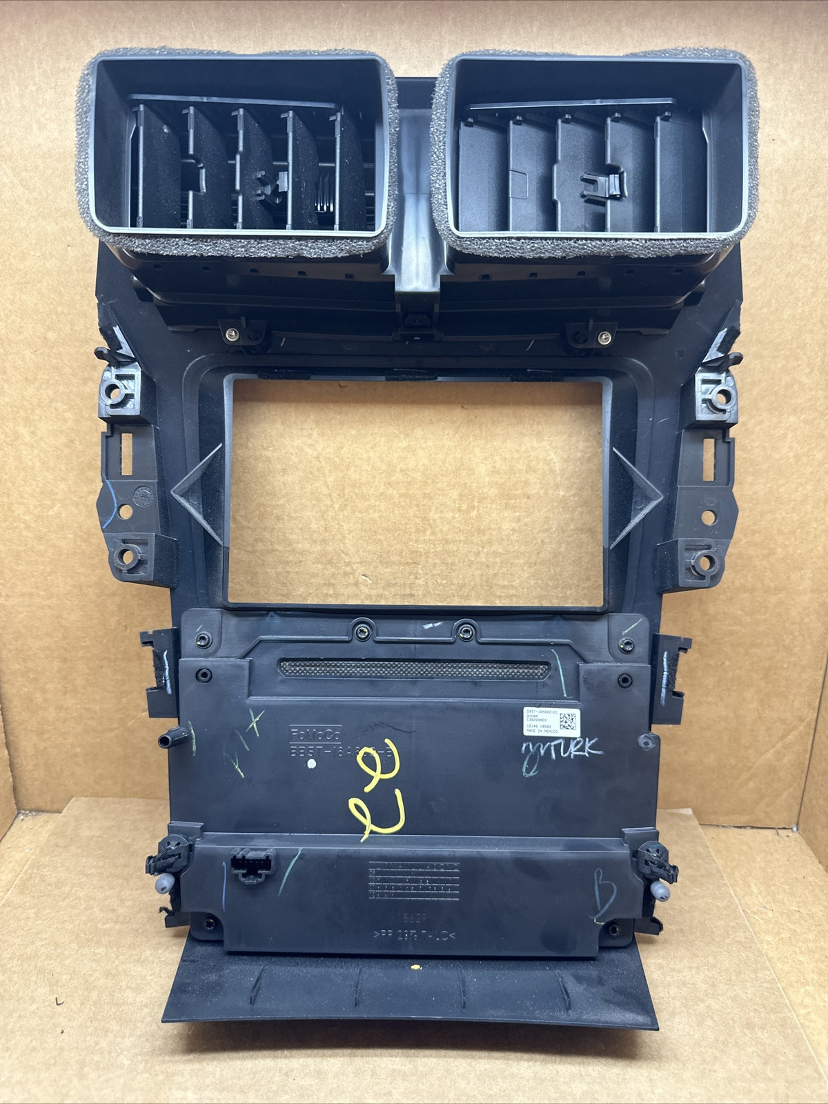 2013 2015 Ford Explorer 8" Radio Climate Control Panel Bezel DB5T 18A802 EE5
