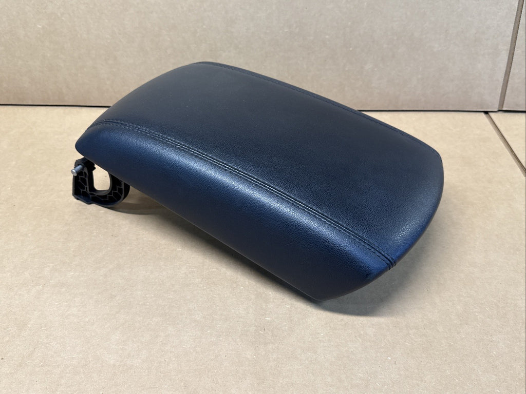 2021 2024 Ford Edge Center Console Arm Rest Armrest Lid Top Black Leather OEM4