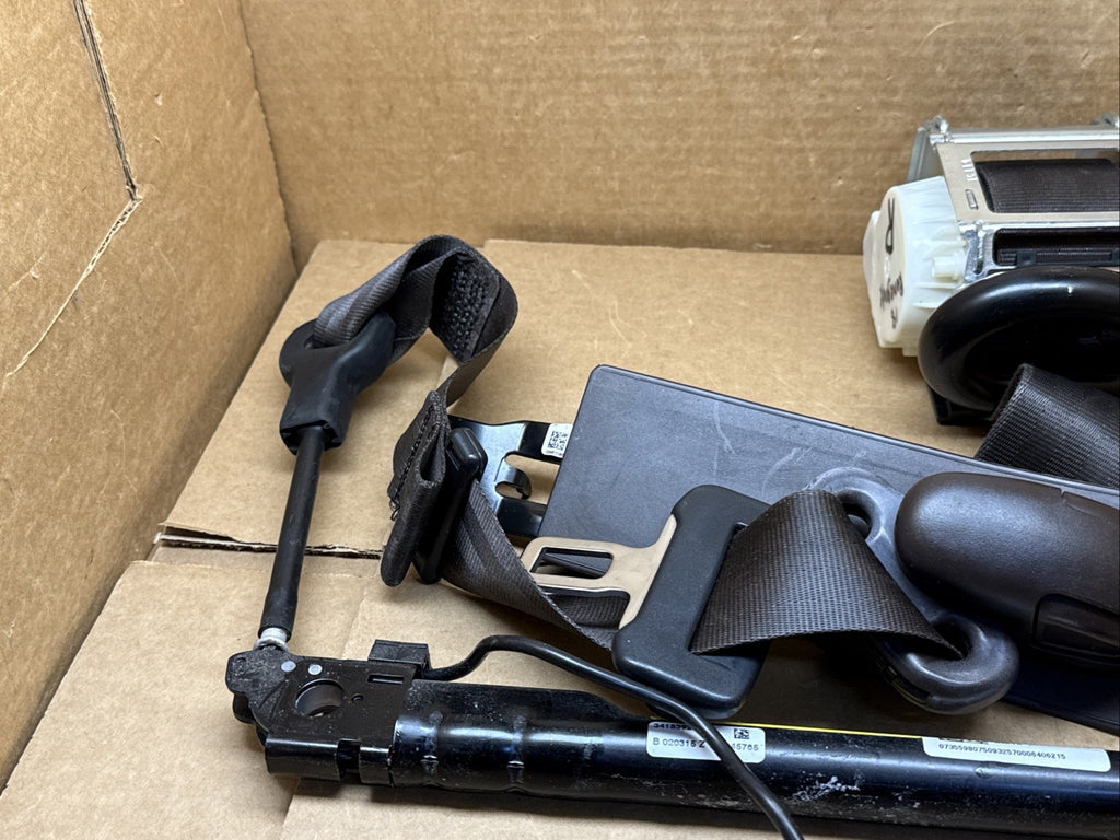 2015 2018 Jeep Renegade Front Right Passenger Seat Belt Seatbelt Retractor Brown2