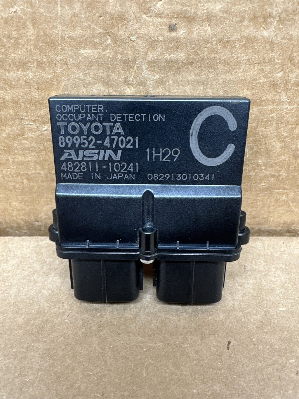 2010   2015 TOYOTA PRIUS SEAT OCCUPANT DETECTION MODULE  89952 47021 OEM0