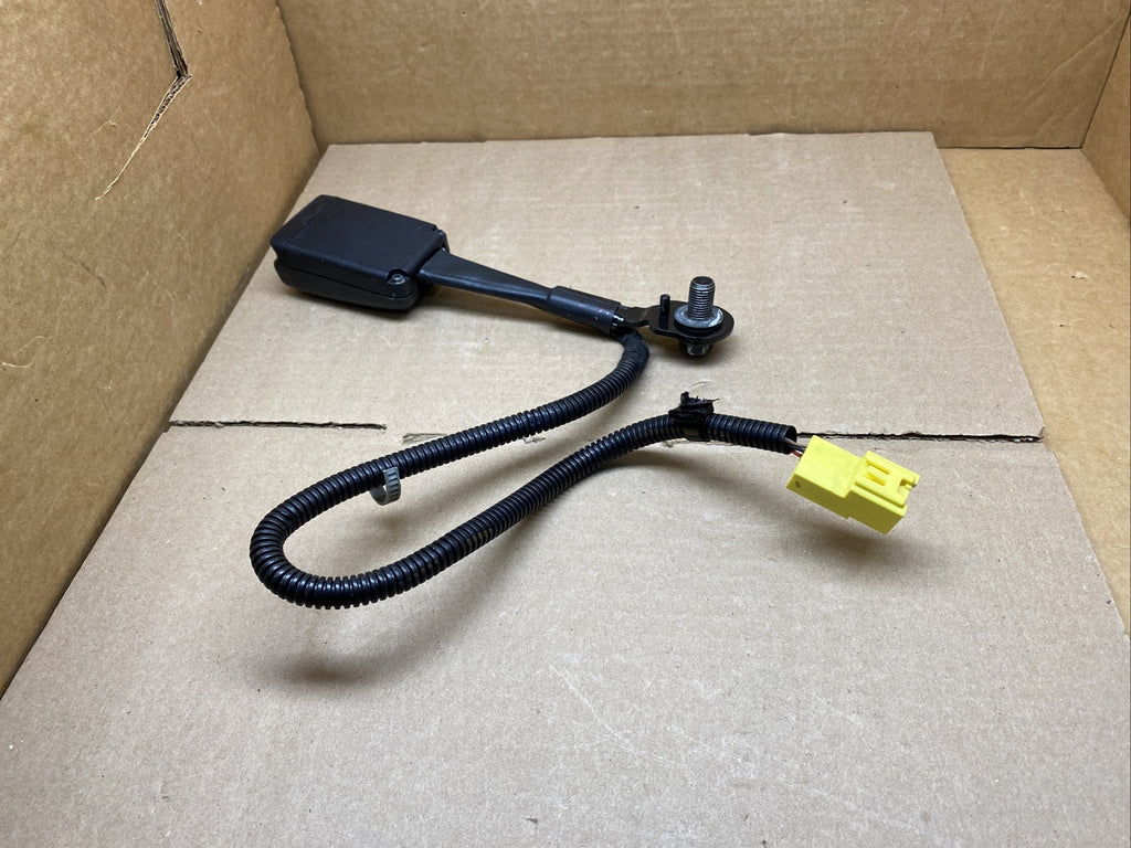 2016 2020 Kia Sorento Front Left Driver Side Seat Belt Seatbelt Buckle Black6