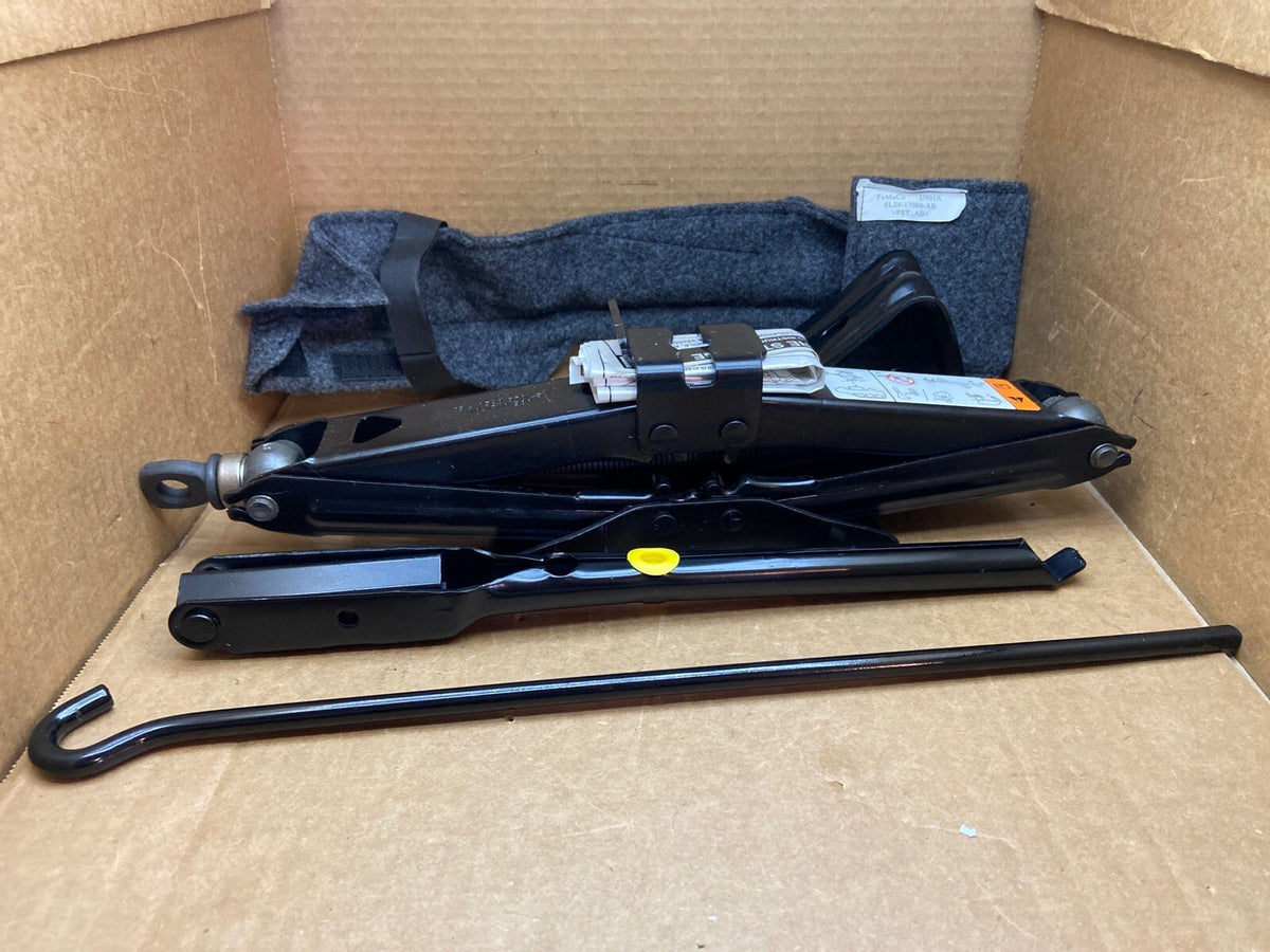 06 10 EXPLORER MOUNTAINEER SPARE TIRE SCISSOR JACK TOOLS SET KIT LUG WRENCH1