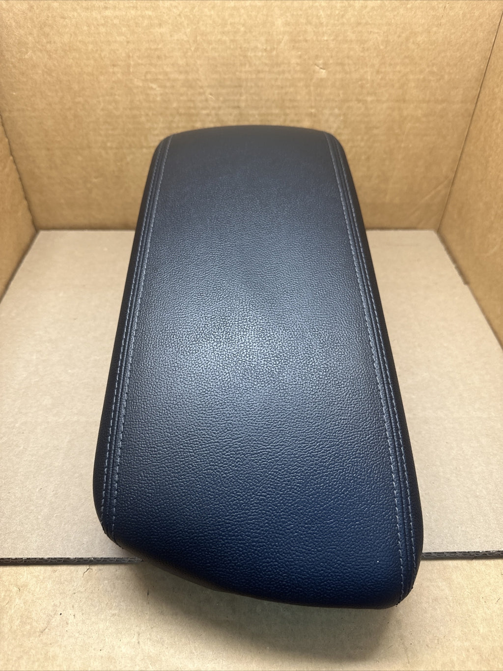 16 20 Kia Optima Center Console Armrest Arm Rest Lid Top Bracket Black Leather0