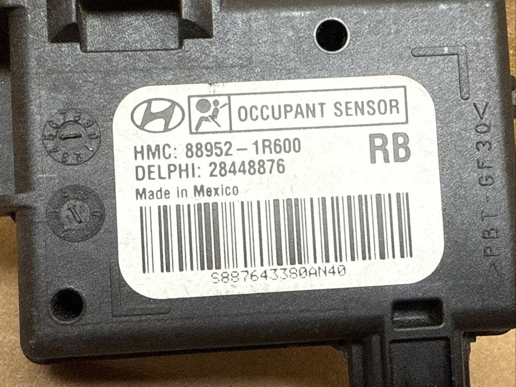 2011 2014 Hyundai Accent Passenger Seat Occupant Sensor Module 88952 1R6001