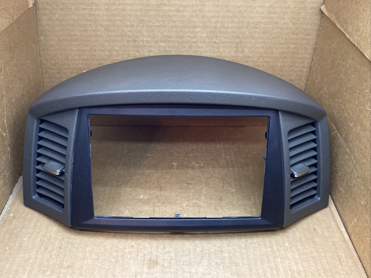 2005 2007 Jeep Grand Cherokee Navigation Radio Dash Trim Bezel Vents Dark Khaki0