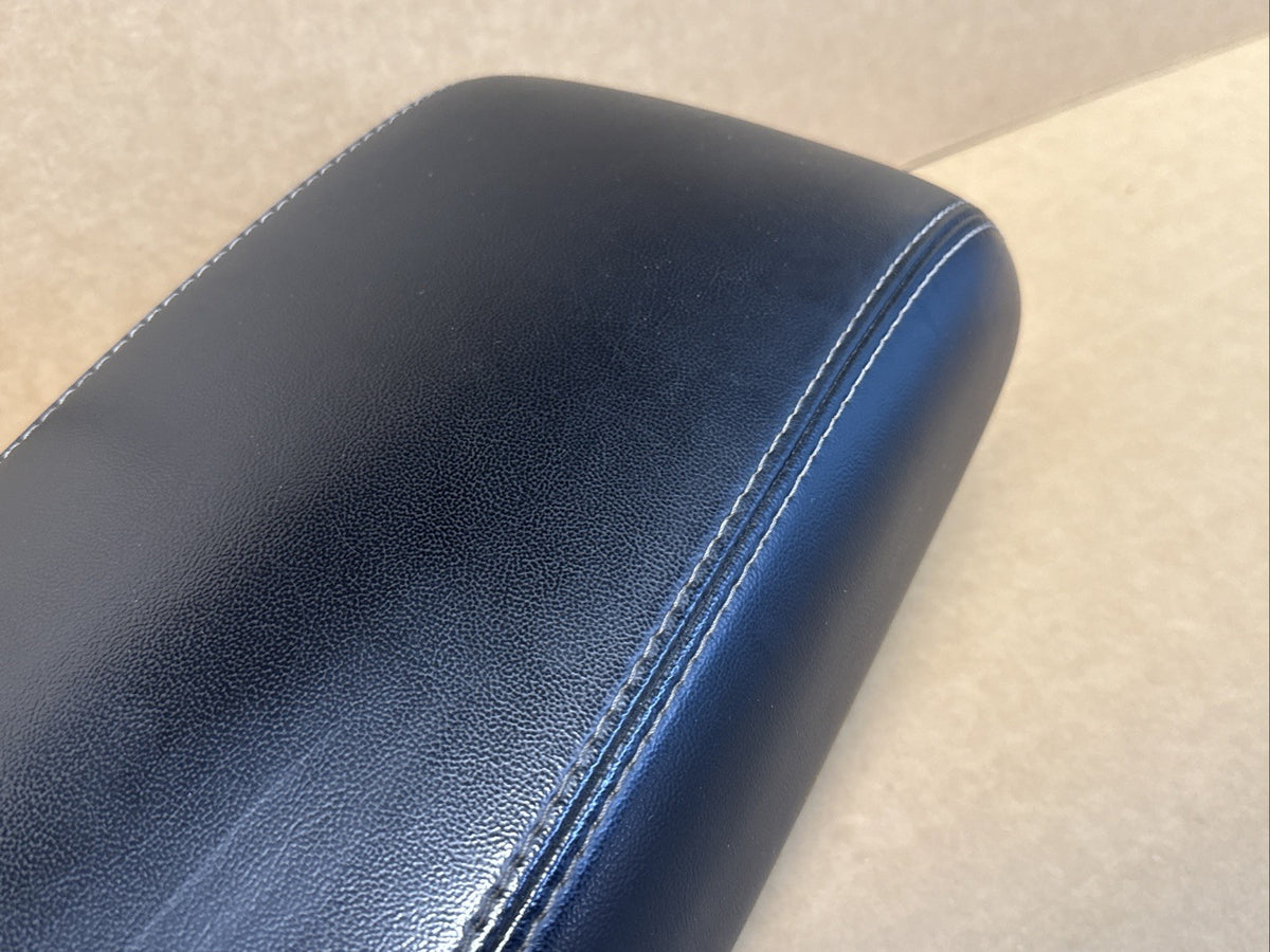 2014 2021 Grand Cherokee Center Console Lid Cover Top Arm Rest Armrest Black3