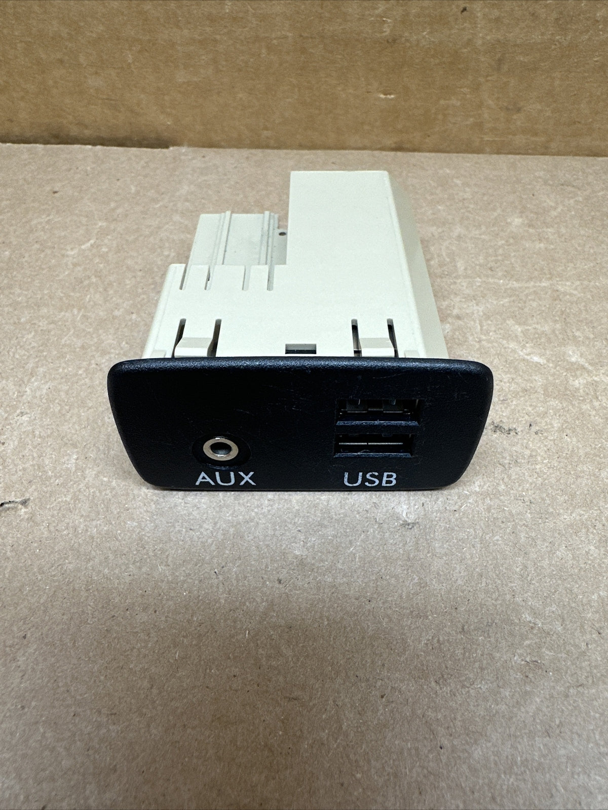 2018 Subaru Legacy Outback Impreza Auxilary AUX USB 86257 FL00A 86257FL00A0