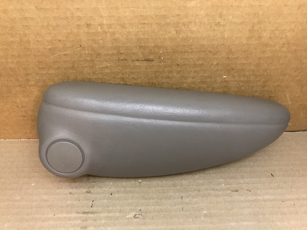 01 07 GRAND CARAVAN TOWN & COUNTRY FRONT DRIVER SEAT ARM REST ARMREST TAN B7J11