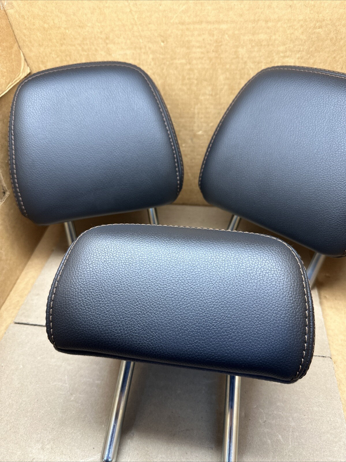 2017 2023 Mazda CX 5 CX5 Headrest 2nd Row Rear Set Black Leather2