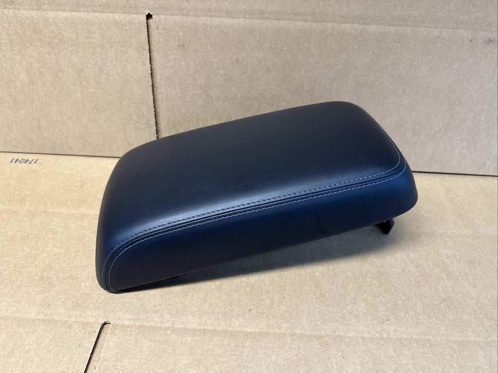 2019 2023 Dodge Charger Center Console Black Leather Armrest Lid Assembly2