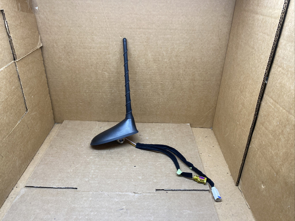16 20 Cherokee 17 22 Compass 19 20 Journey Radio Roof Antenna OEM P68487090AA0