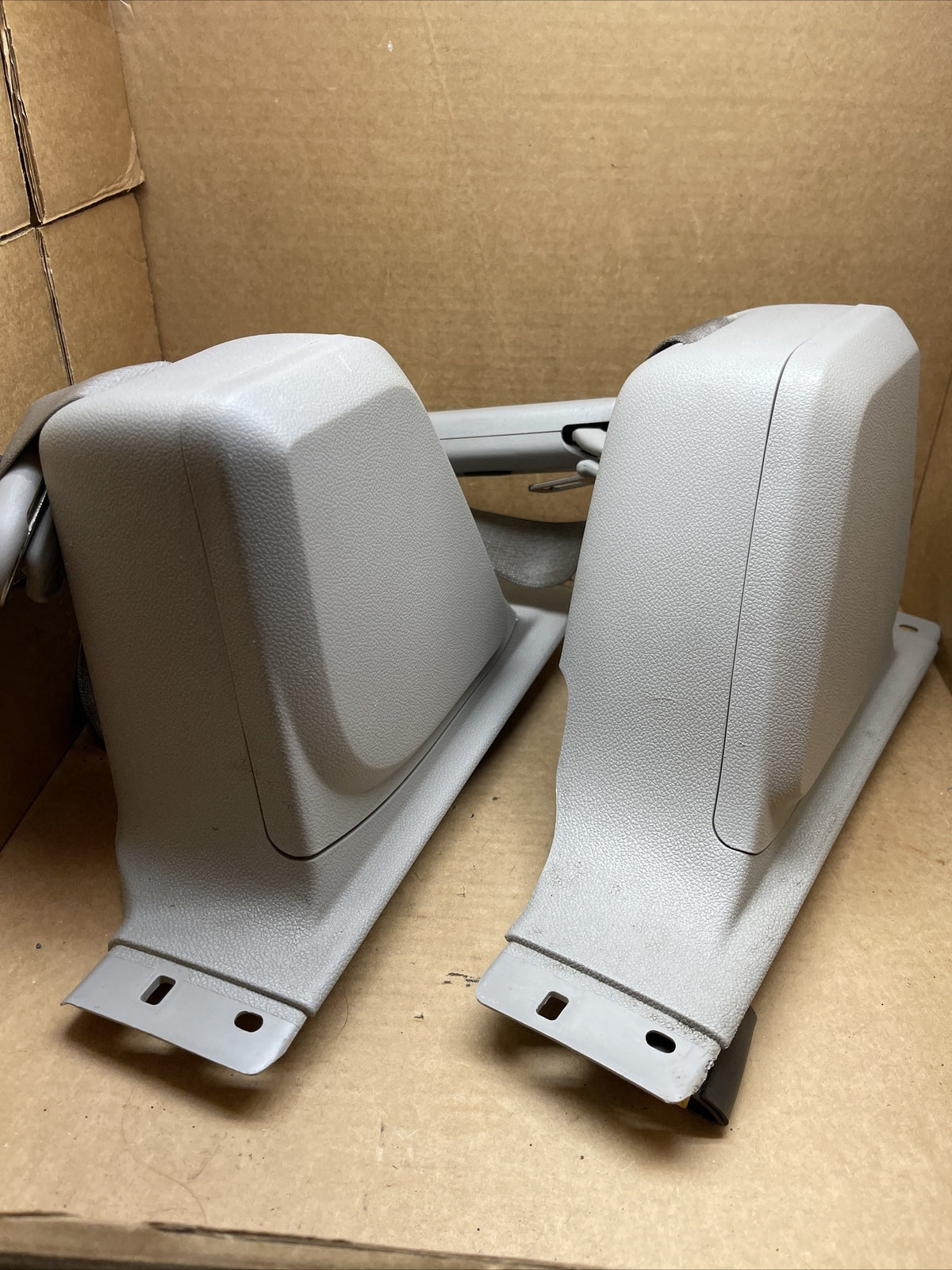 07 10 Silverado Sierra EXT Right Left Seat Belt Seatbelt Retractor Set Gray Grey0