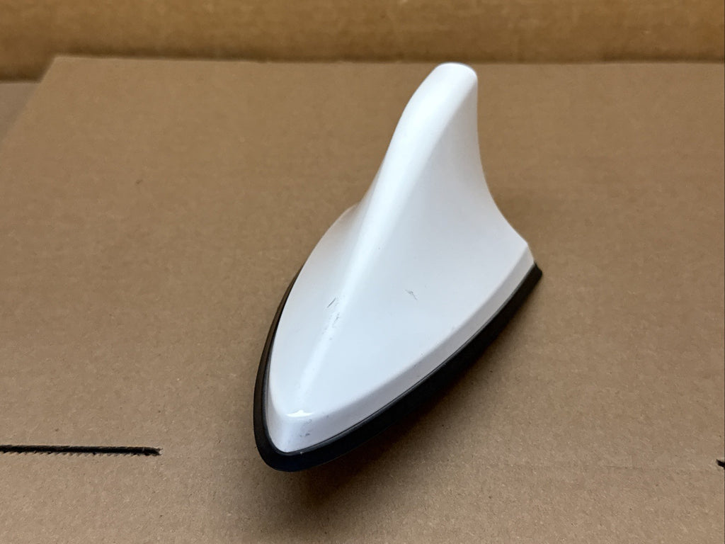 2014 2016 Kia Forte Shark Fin Antenna Assembly Clear White 96210 A7100UD1
