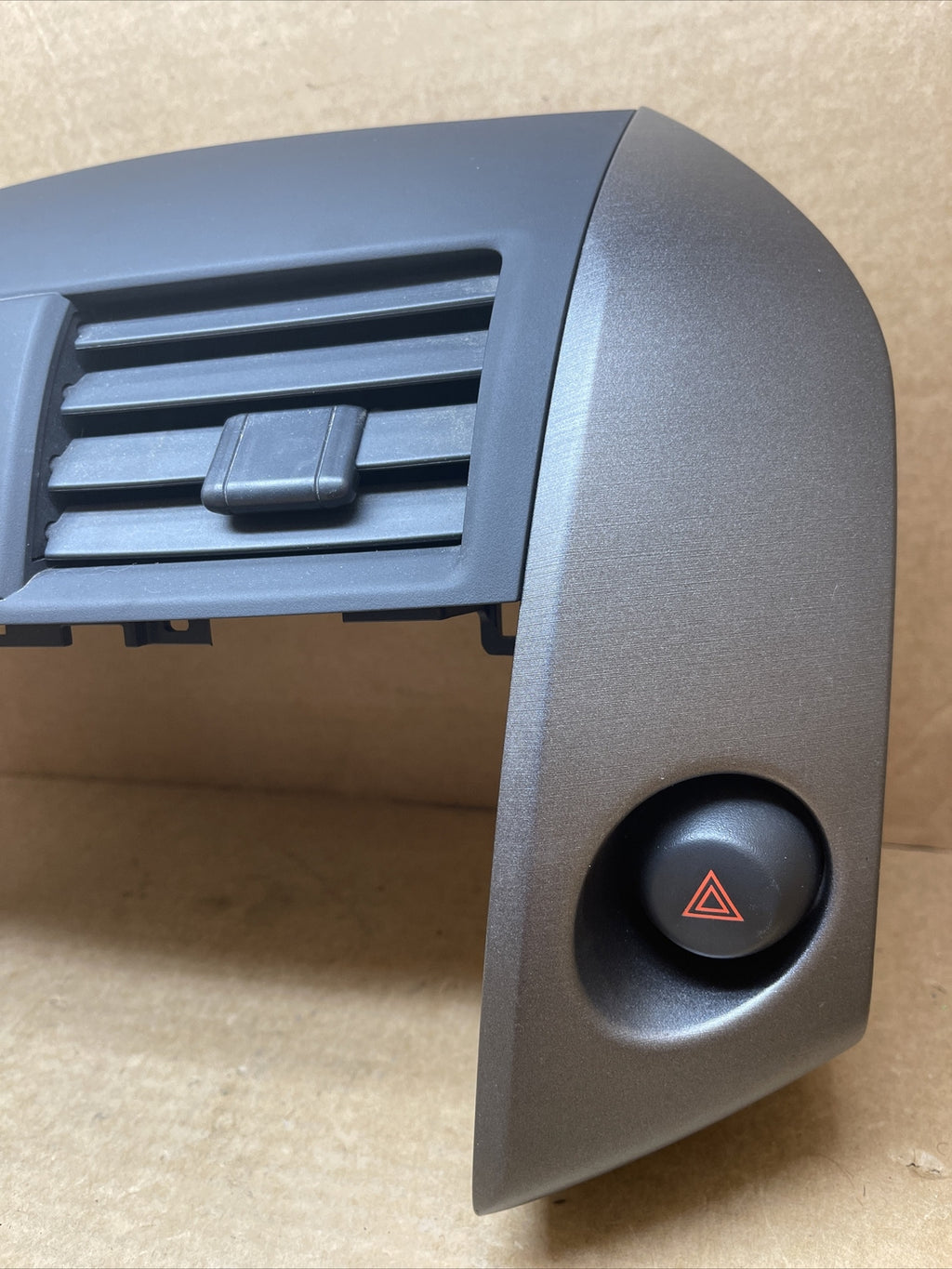 06 12 Toyota Rav4 Center Dash A/C Heater Air Vent Cover Trim Bezel Hazard Switch2