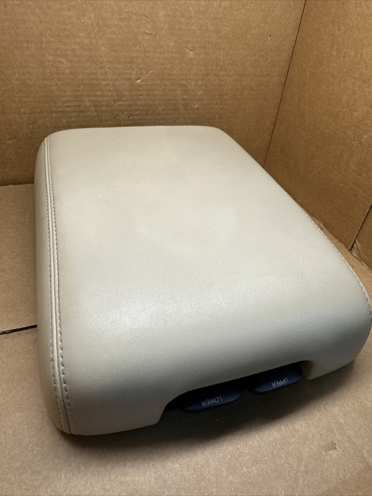 2013 2019 INFINITI QX60 NISSAN PATHFINDER Center Console Armrest Lid Cover Tan2