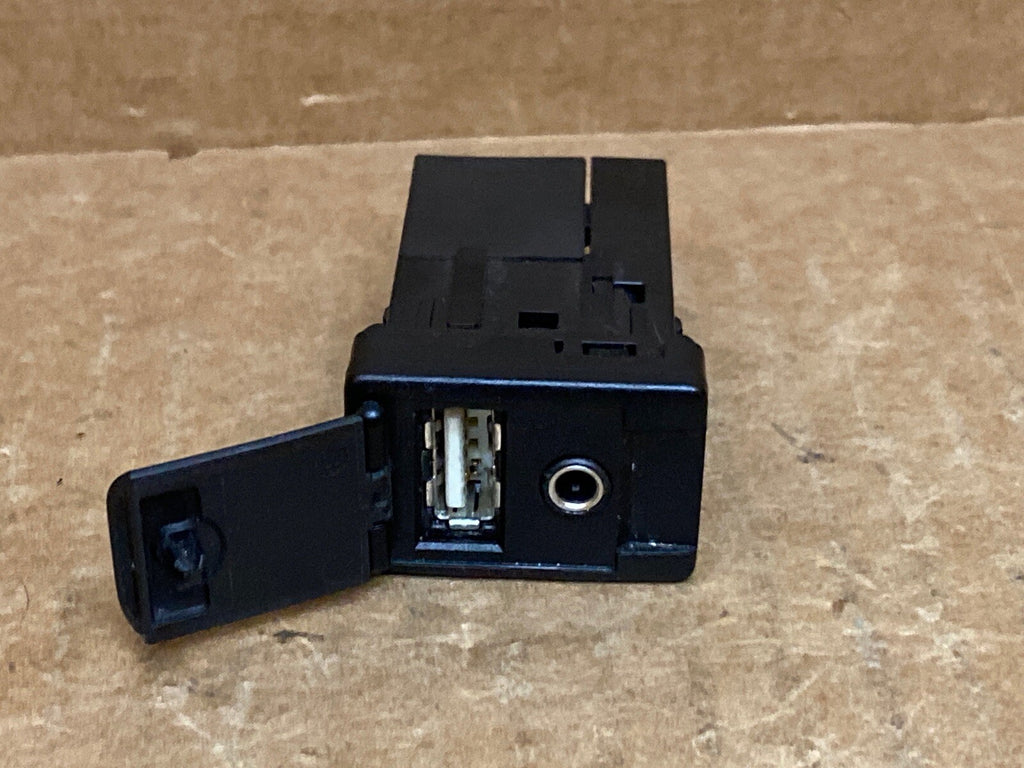 2012  2015 Toyota Camry AUX USB Outlet Adapter 86190 06030 OEM2