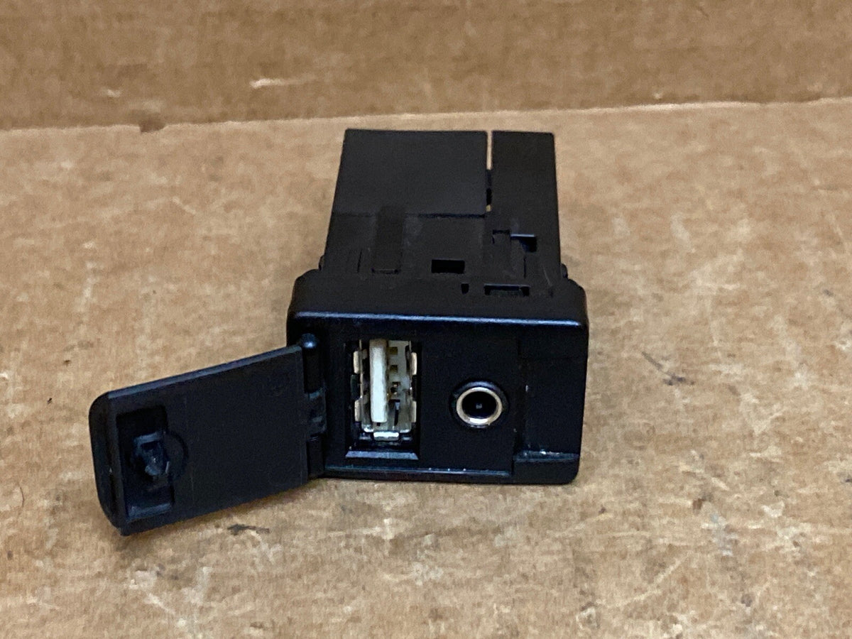 2012  2015 Toyota Camry AUX USB Outlet Adapter 86190 06030 OEM2