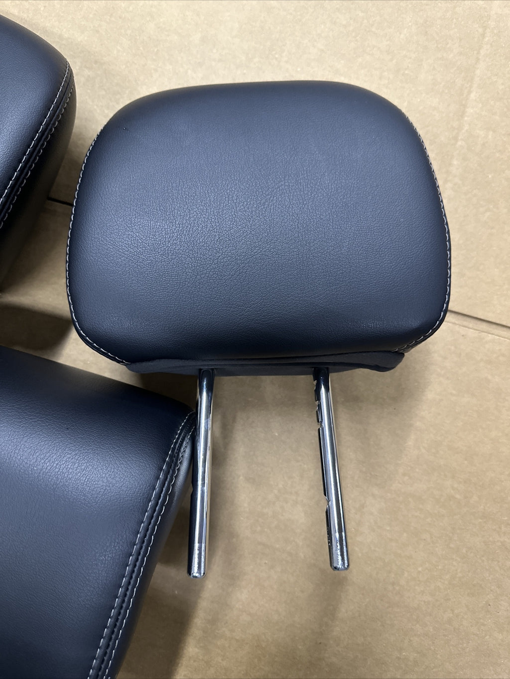 2013 2018 Pathfinder QX60 Rear Seat 2nd Row Headrest Head Rest Set Black Leather3