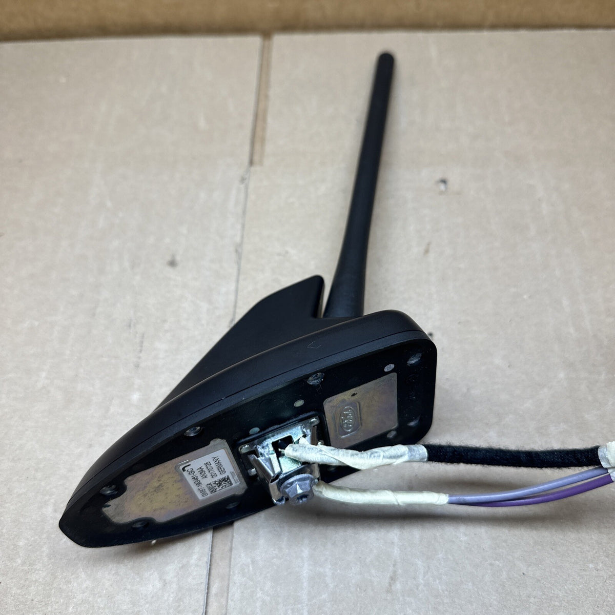 2018 FORD ESCAPE ROOF MOUNTED RADIO ANTENNA GM5T 19G461 GC3