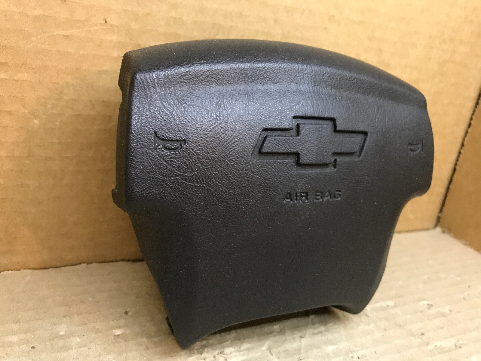 03-06 SILVERADO 2500 EXPRESS FRONT DRIVER STEERING WHEEL AIRBAG AIR BAG ONE PLUG1
