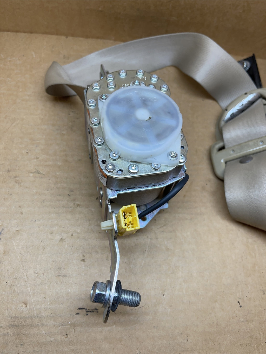 2006 2011 Civic Sedan Front Left Driver Side Seat Belt Seatbelt Retractor Ivory2