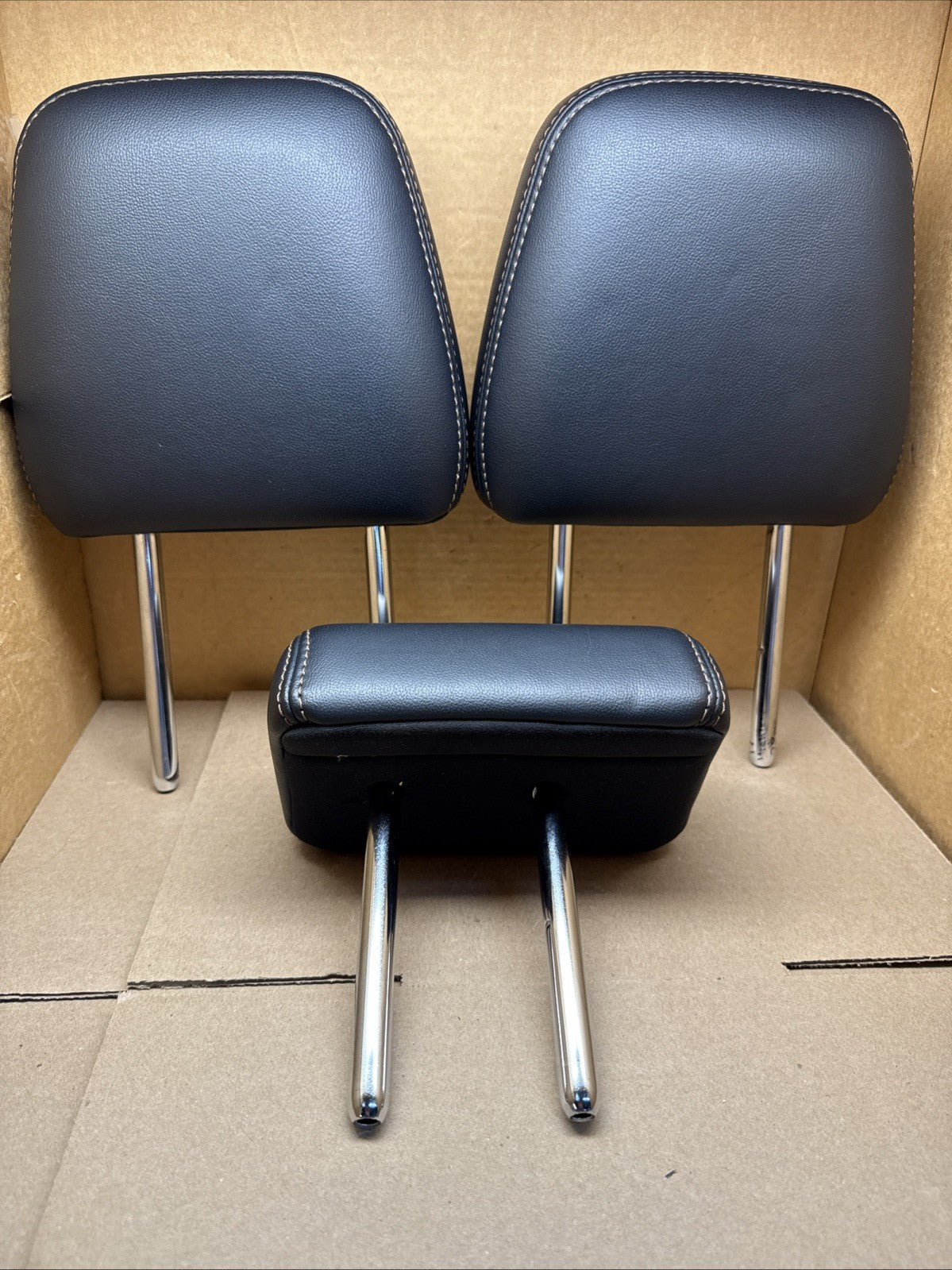 2014 2019 Toyota Highlander Headrest Head Rest 2nd Row Rear Set Black Leather0