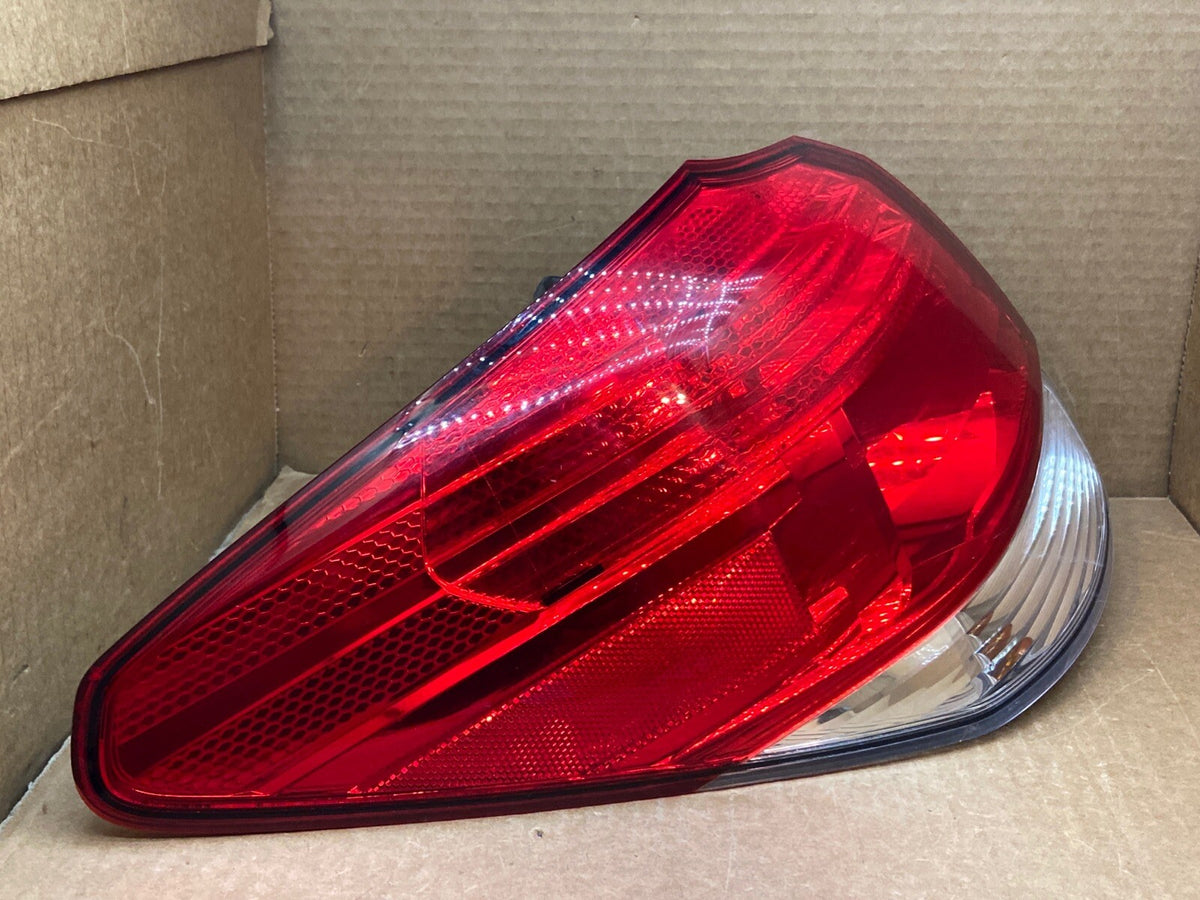 10 14 Subaru Outback Driver Side Left Taillight Tail Light Outer Quarter Panel2