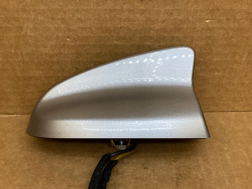 2015 Chrysler 300 Radio Shark Fin Antenna Silver OEM P68242237AA1