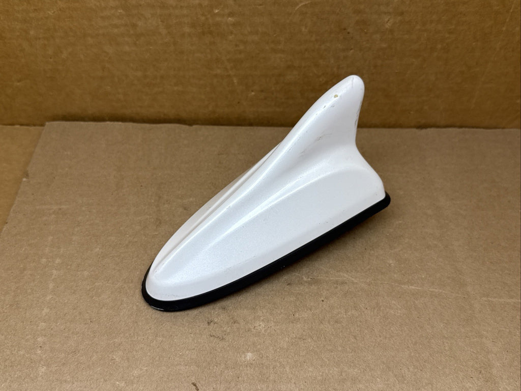 2015 2017 Hyundai Sonata Shark Fin Antenna Pearl White 96210 C2101WW81