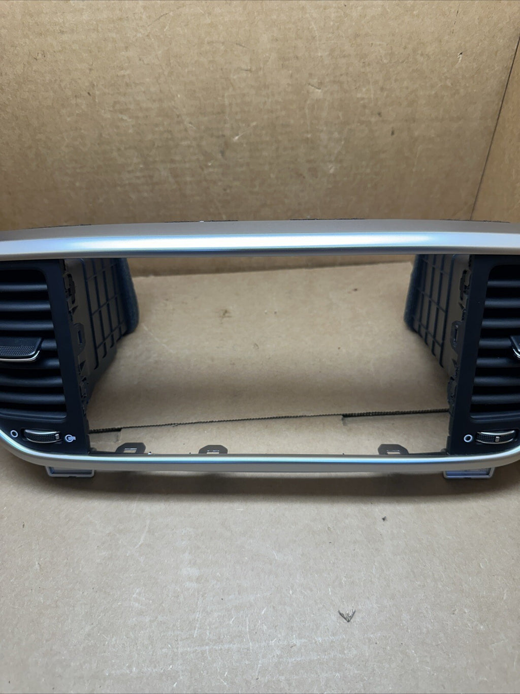 2017 2022 Kia Sportage Center Dash Radio Bezel Vents Surround Trim Silver3