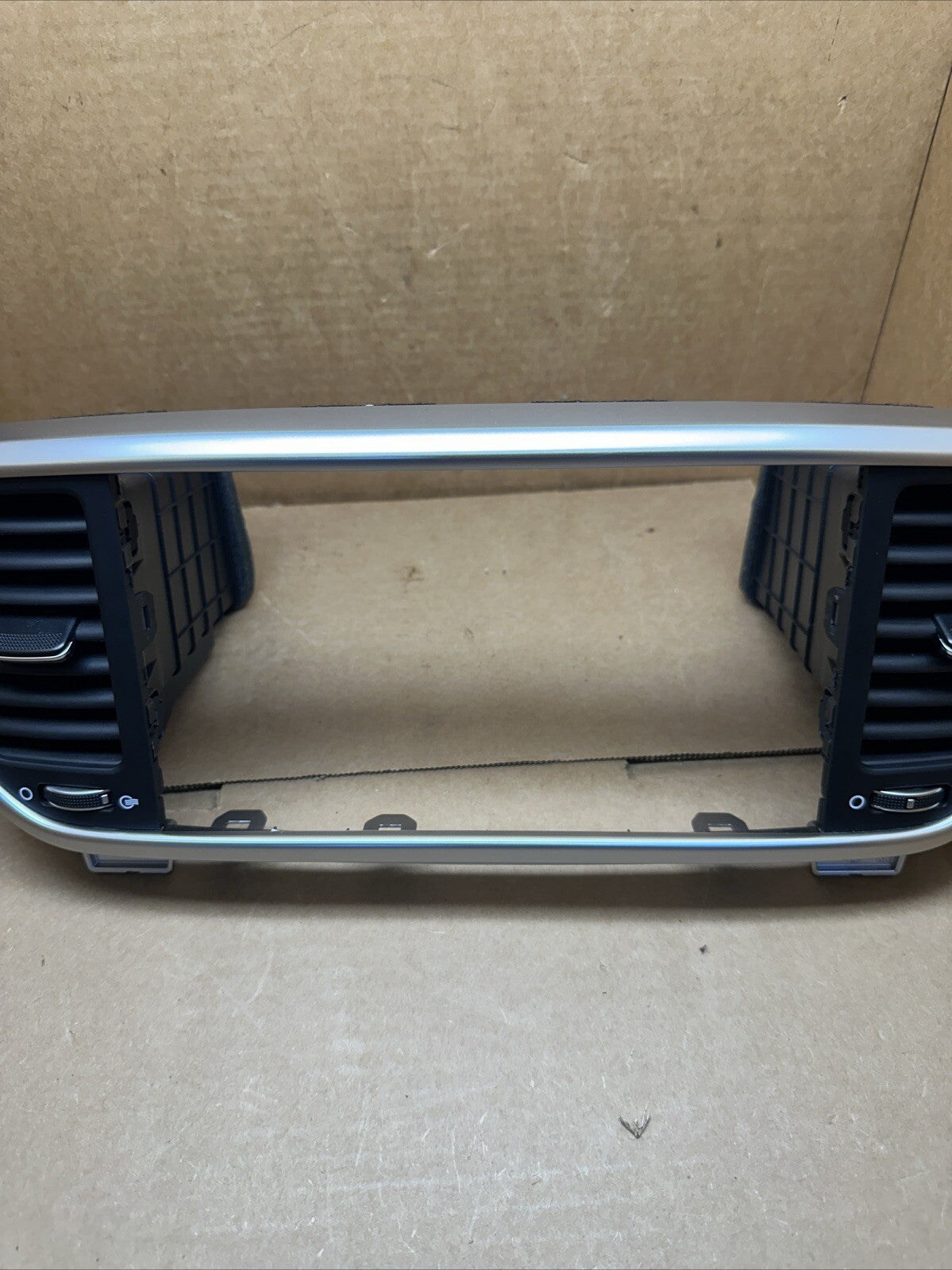 2017 2022 Kia Sportage Center Dash Radio Bezel Vents Surround Trim Silver3