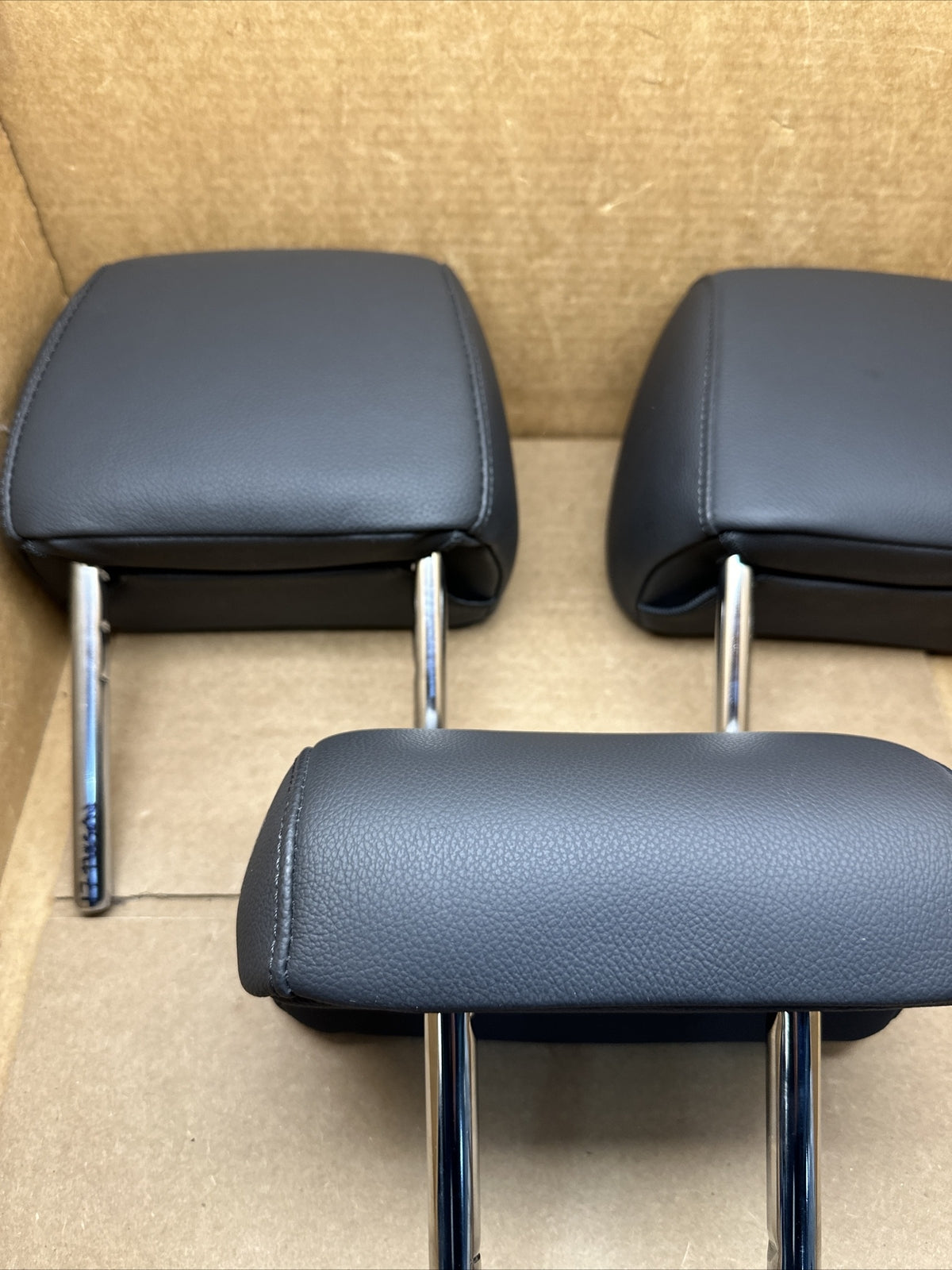 2016 2021 Hyundai Tucson Rear 2nd Row Head Rest Headrest Set of 3 Black Leather7