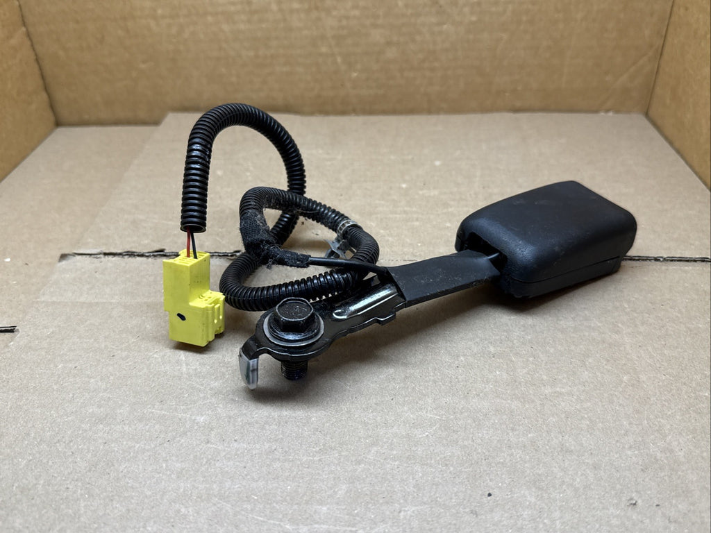 2014 2018 Kia Forte Front Right Passenger Side Seat Belt Seatbelt Buckle4