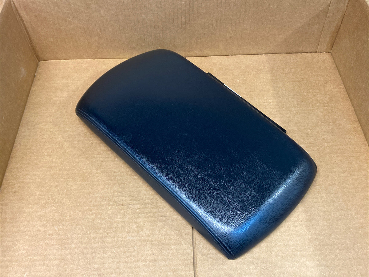 2012 2015 Nissan Armada Center Console Lid Cover Top Arm Rest Armrest Black4