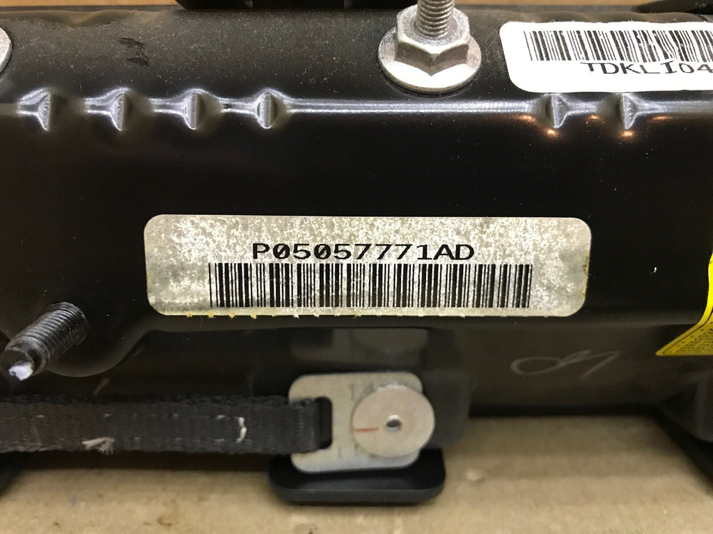 11 16 GRAND CARAVAN TOWN COUNTRY DRIVER SIDE KNEE AIR BAG AIRBAG FRONT LOWER OEM2