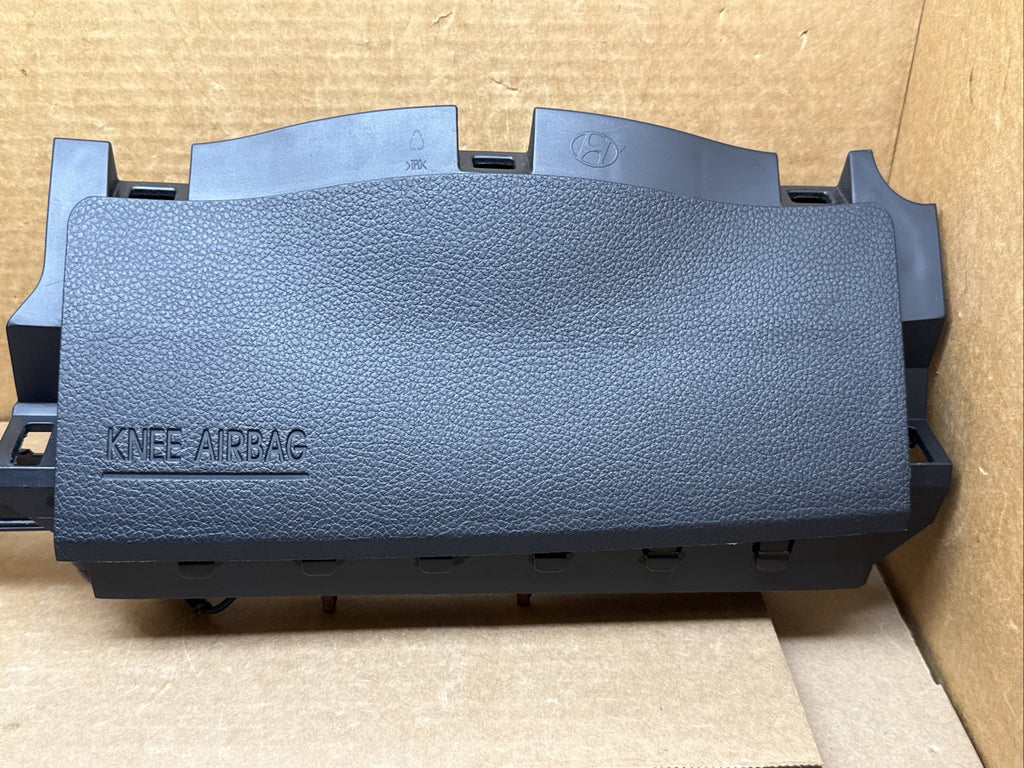 2013 2018 Santa Fe Left Side Driver Knee Lower Air Bag Airbag 56970 B8000RYN3