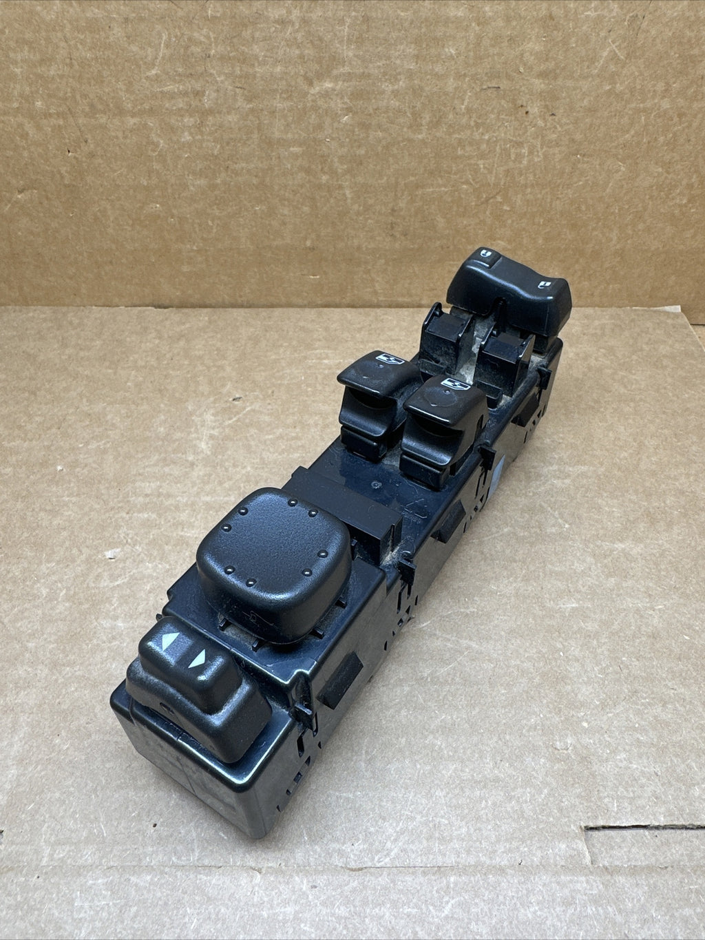 2004 2007 Silverado Sierra Front Left Driver Door Window Control Switch OEM2