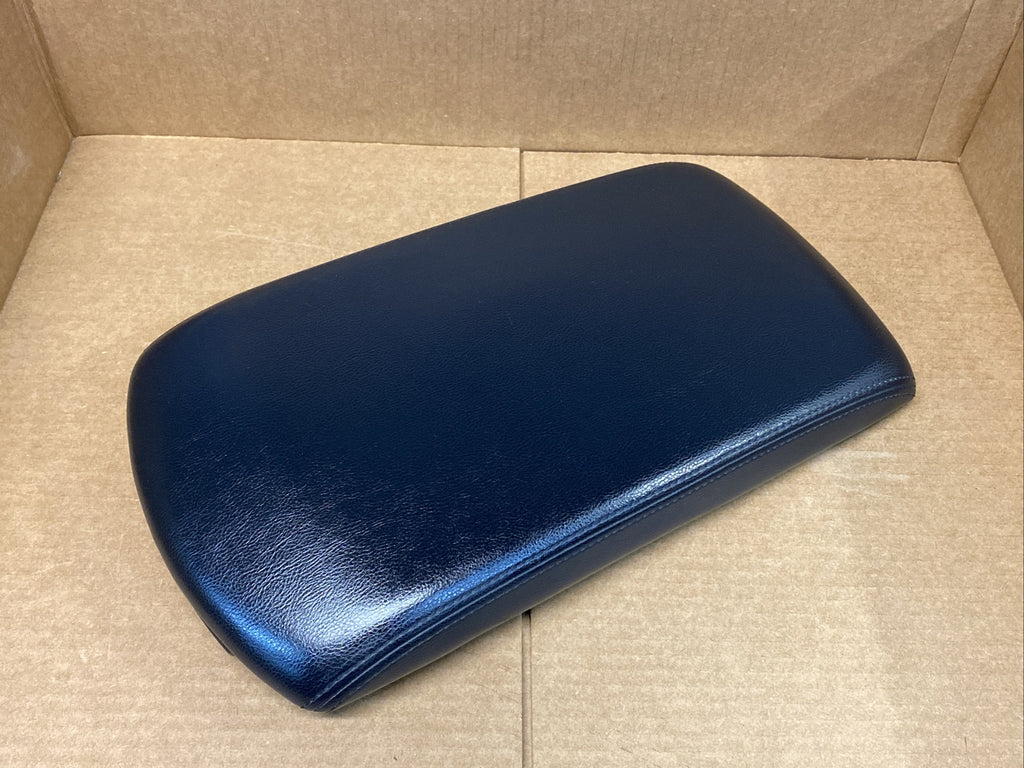 2012 2015 Nissan Armada Center Console Lid Cover Top Arm Rest Armrest Black2