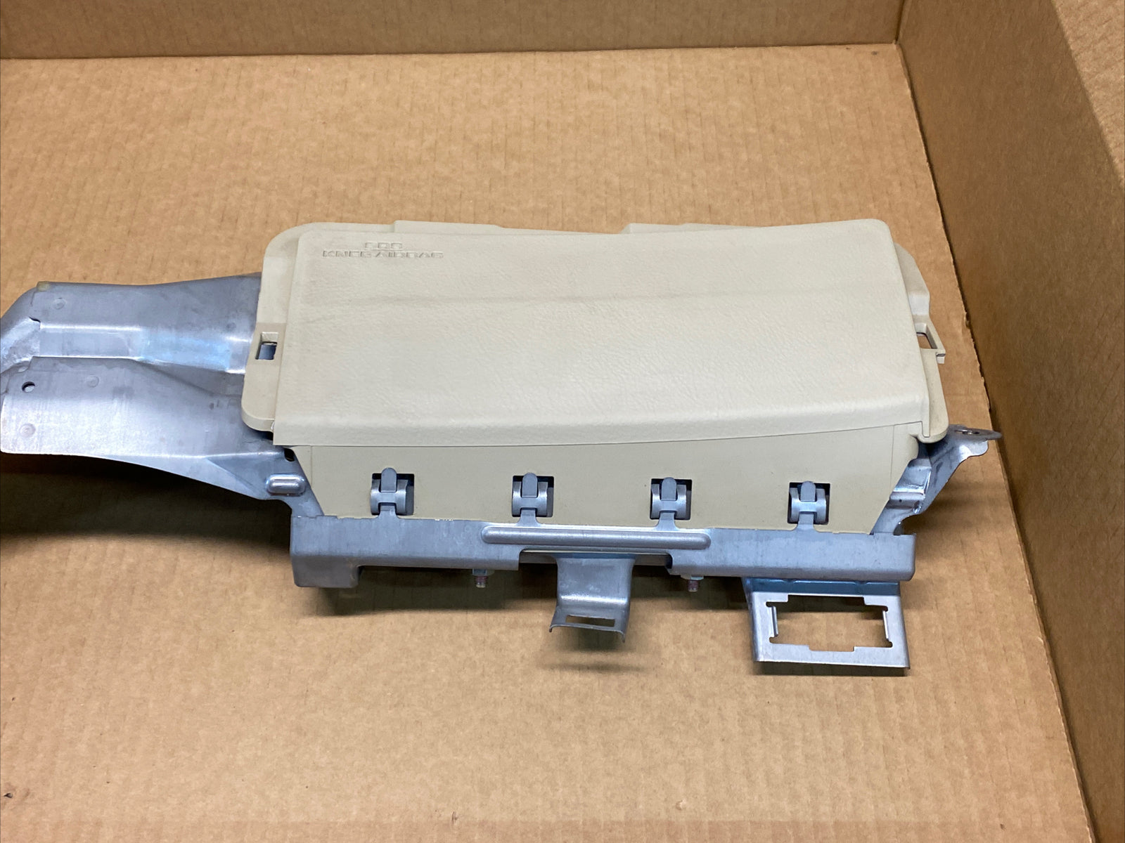 2005 2012 Toyota Avalon Left Side Driver Knee Lower Air Bag Airbag Ivory Tan 024